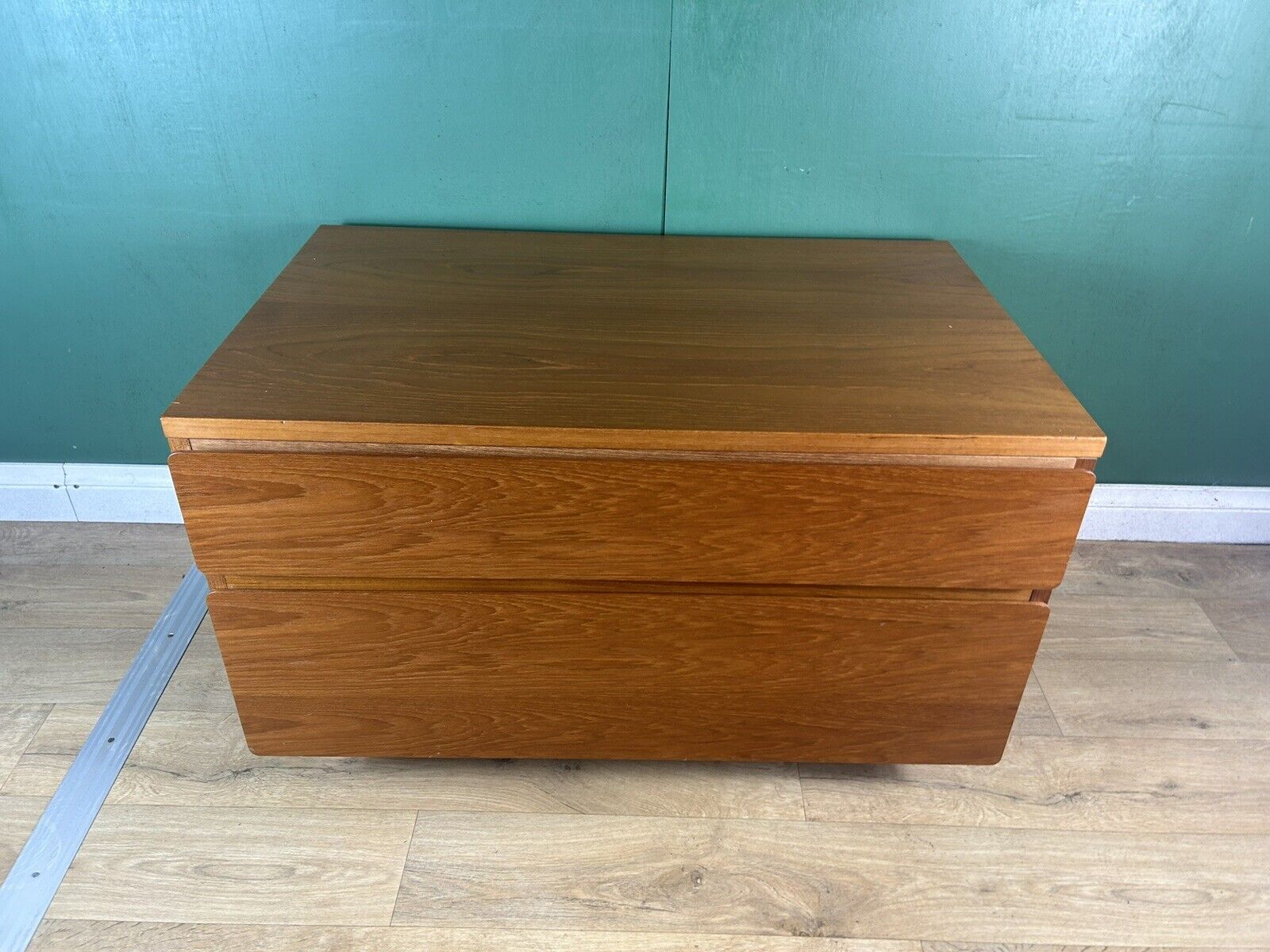 Retro Vintage Mid Century Teak Beaver&Tapley Tv-Cabinet-Courier