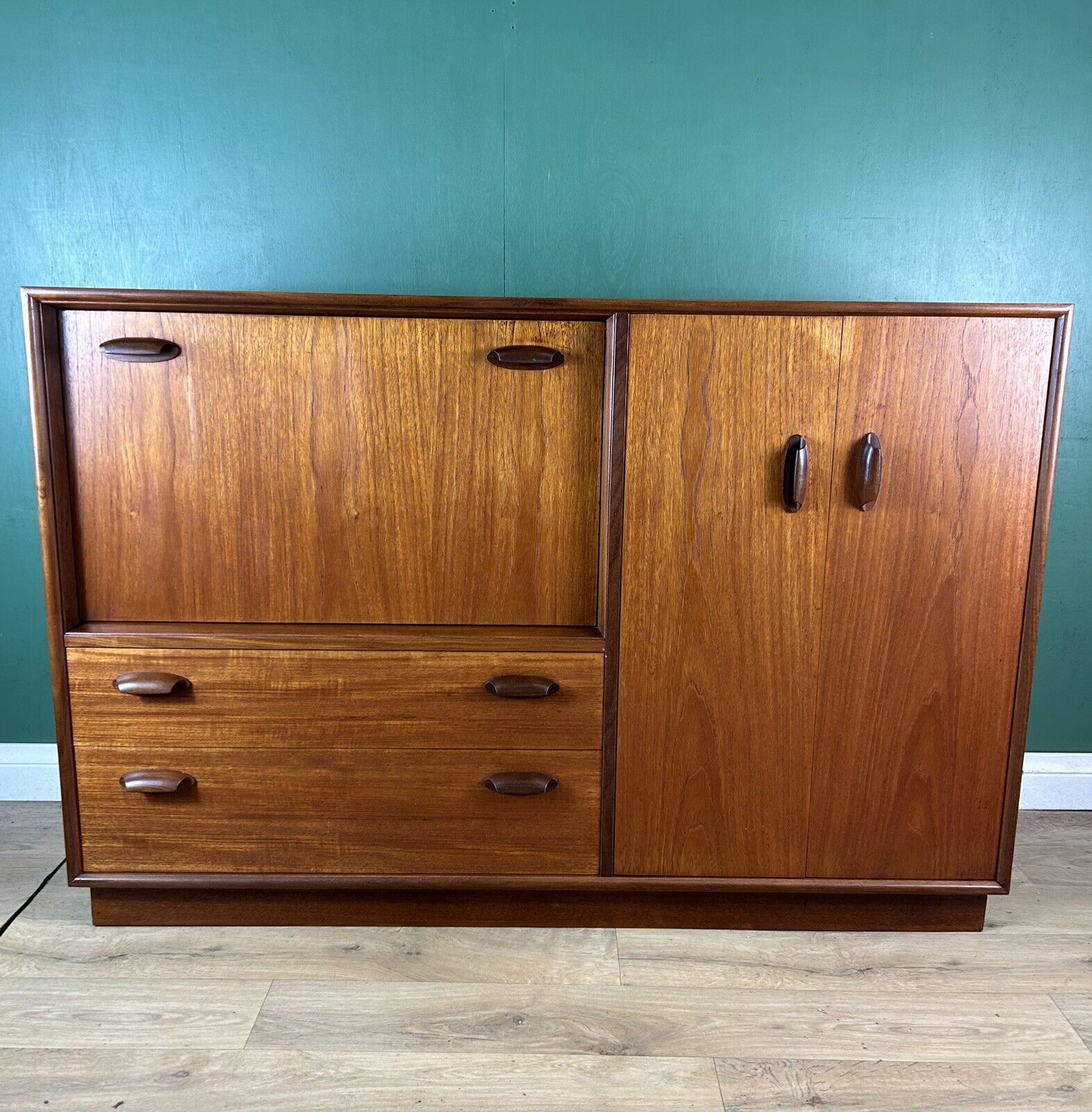 Retro Vintage Mid Century Teak G Plan Brasilia Sideboard-Courier