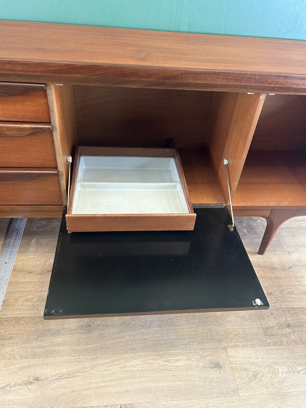 Retro Vintage Mid Century Teak Sideboard By Greaves& Thomas-Courier