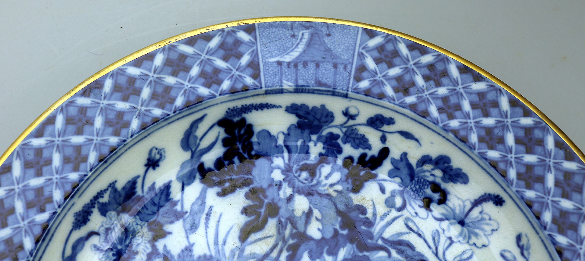 A rare antique Georgian B&W transferware Wedgwood pottery hibiscus Soup Plate C.1810