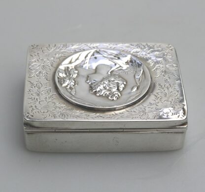 Superb antique English solid silver Art Nouveau maiden Trinket Snuff Box C.1902 - Image 4