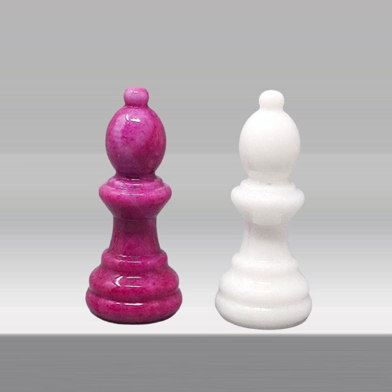 1970s Stunning Pink and White Chess Set in Volterra Alabaster Handmade Made in Italy - Image 9