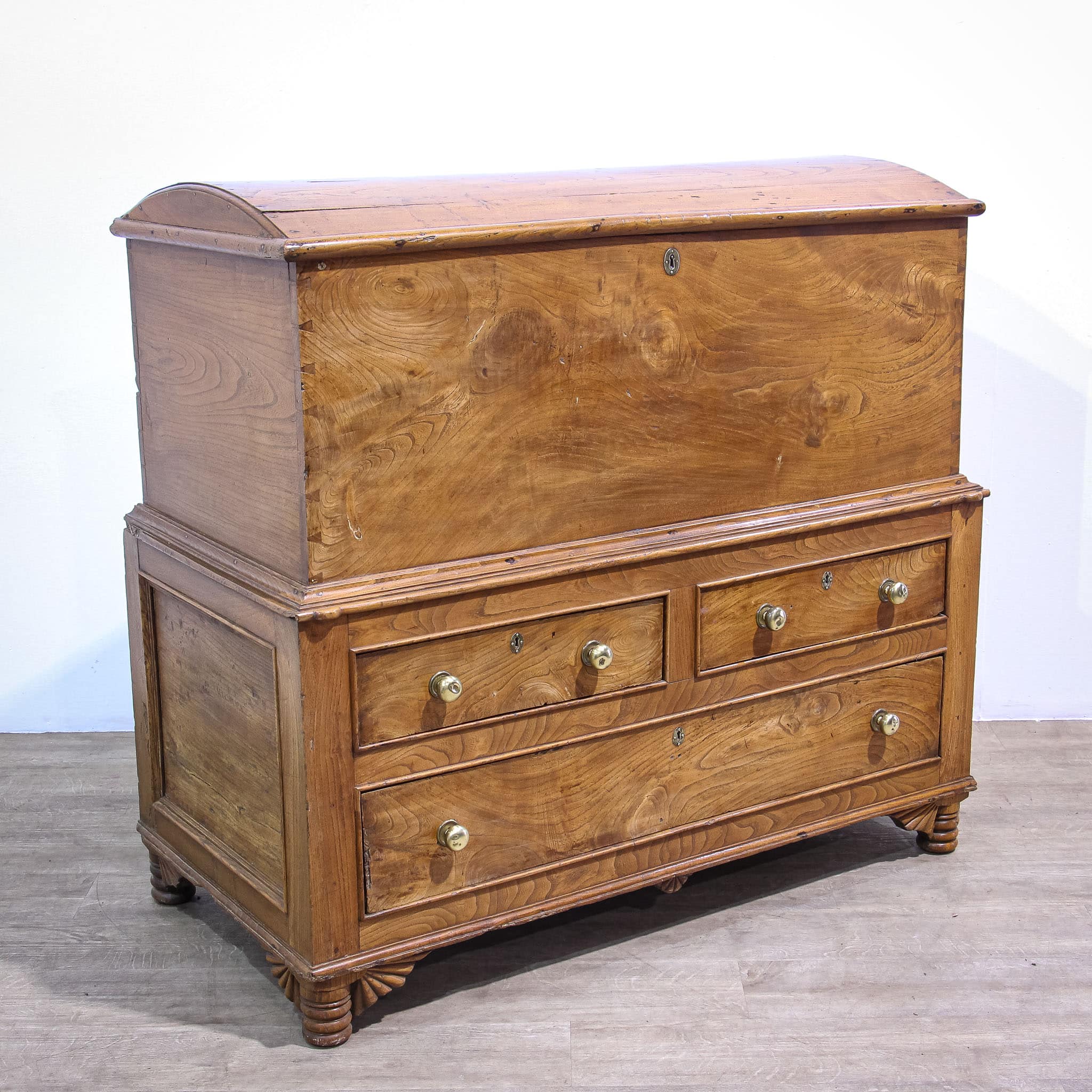 Country-house Elm Mule Chest