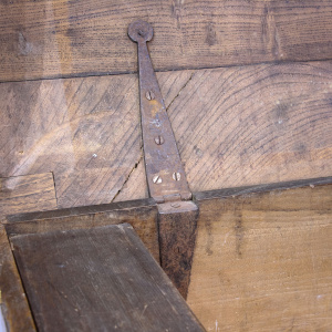 Country-house Elm Mule Chest