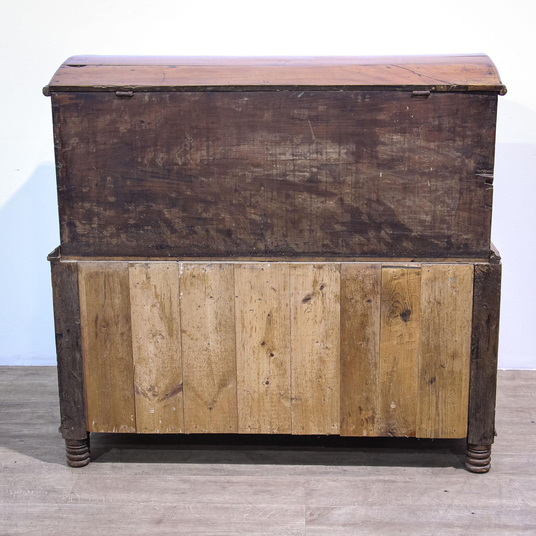 Country-house Elm Mule Chest