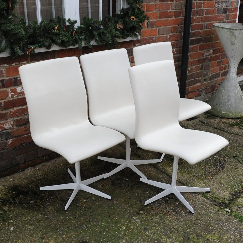 'Oxford' Swivel Chairs In White By Arne Jacobsen For Fritz Hansen, 1965, Set Of 4