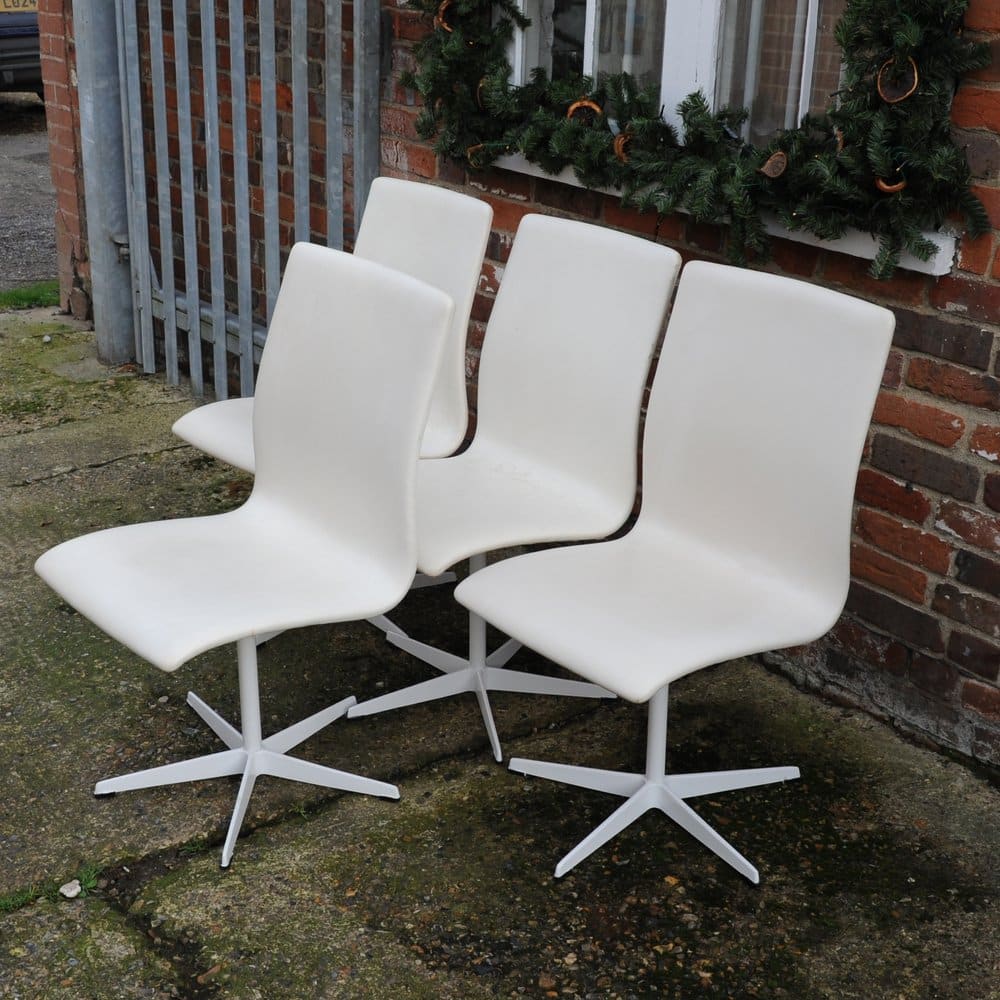 'Oxford' Swivel Chairs In White By Arne Jacobsen For Fritz Hansen, 1965, Set Of 4