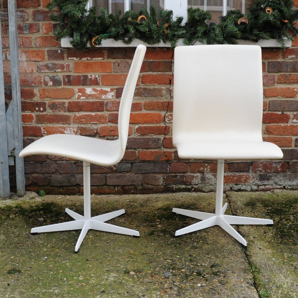 'Oxford' Swivel Chairs In White By Arne Jacobsen For Fritz Hansen, 1965, Set Of 4
