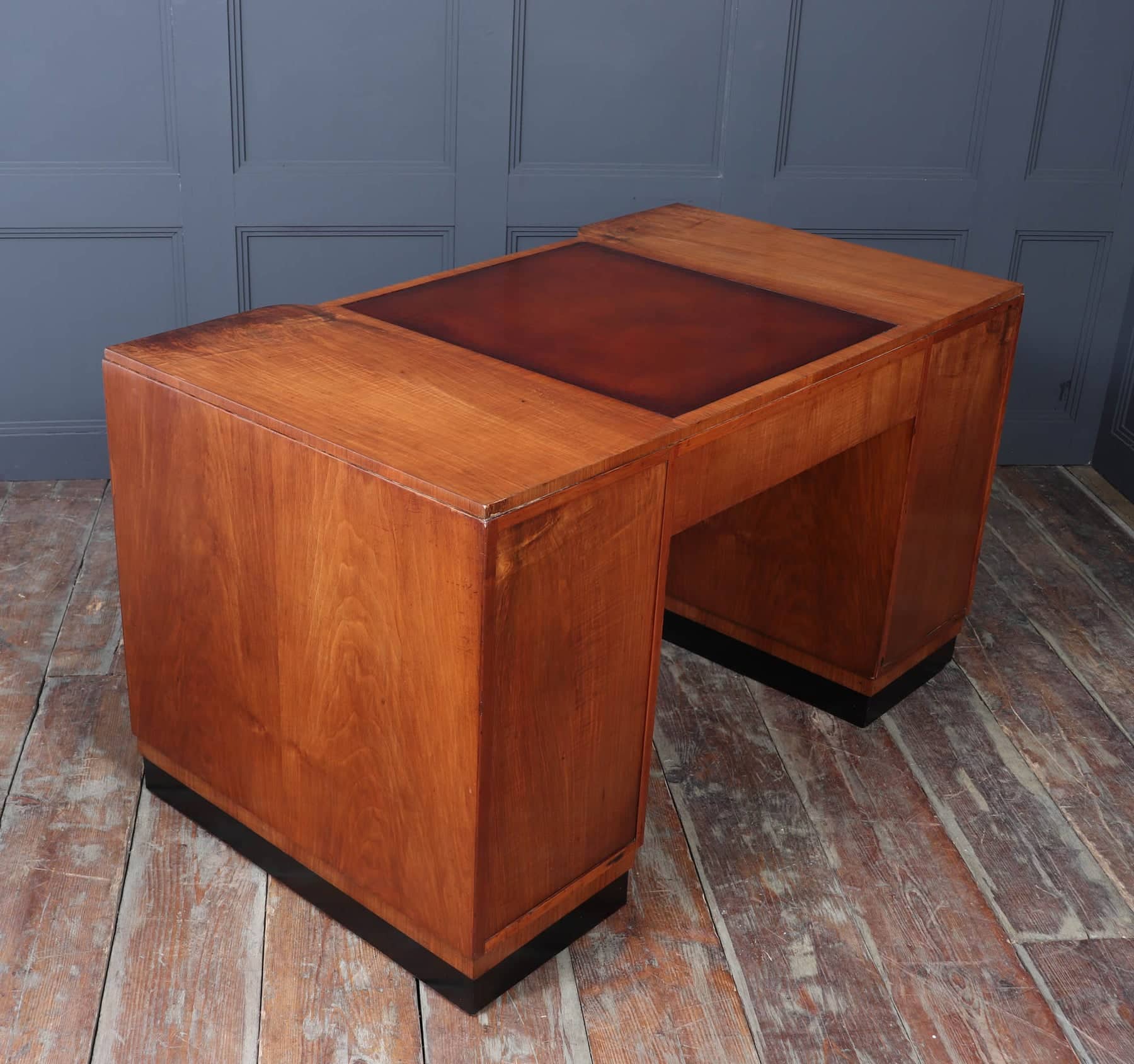 Stylish Art Deco Walnut Desk By Waring & Gillows
