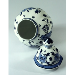 2 Delft vases with lid as a set - handpainted - Vintage