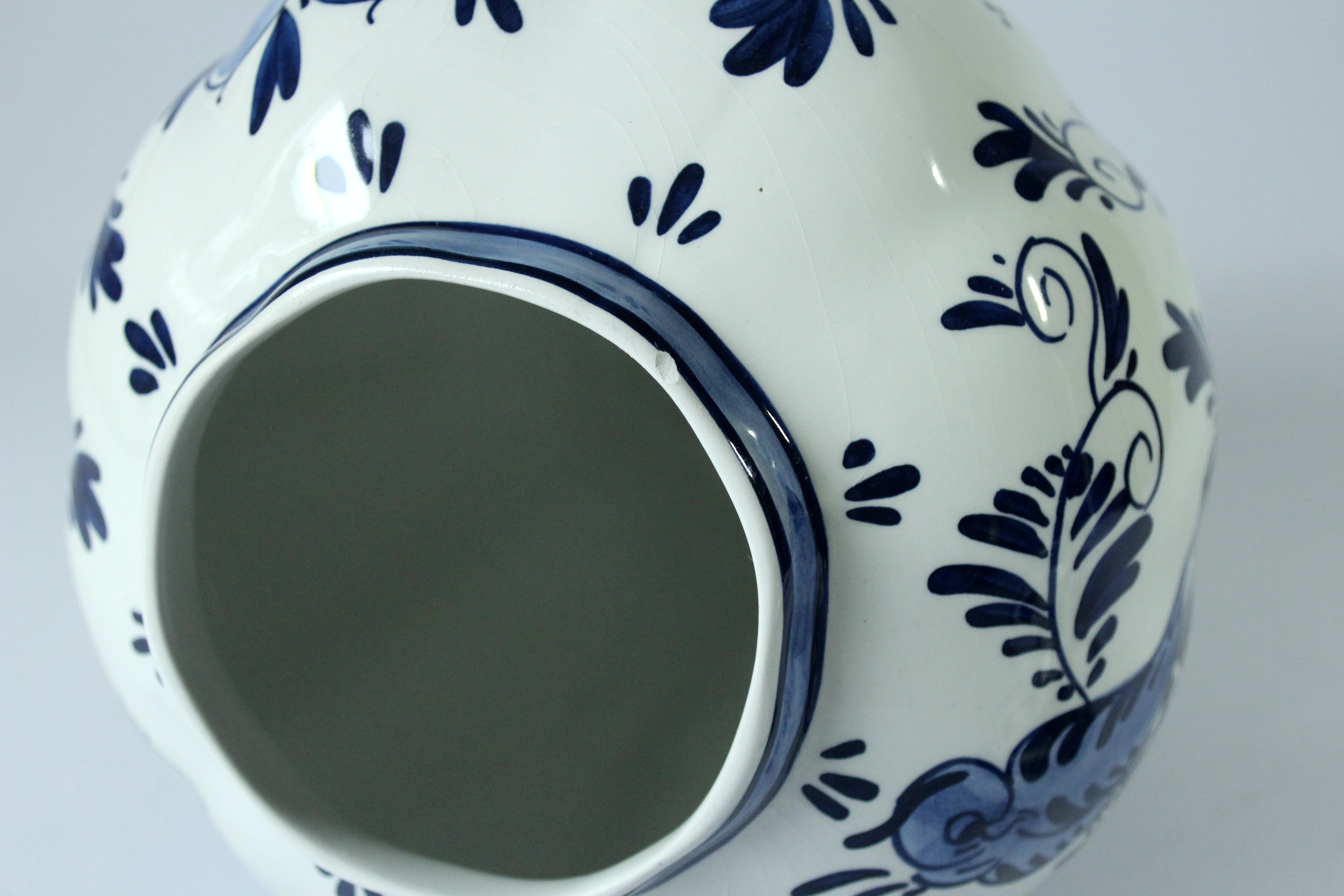 2 Delft vases with lid as a set - handpainted - Vintage