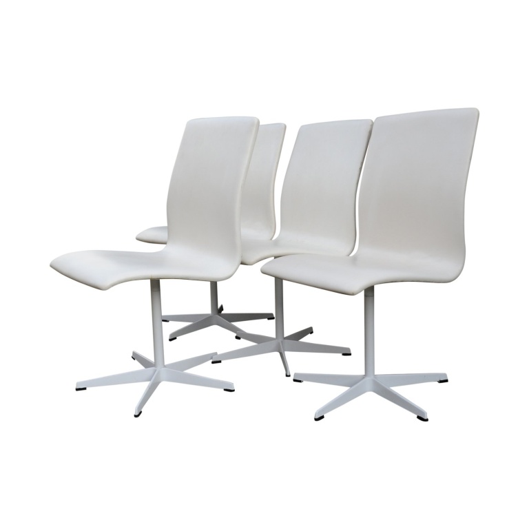 'Oxford' Swivel Chairs In White By Arne Jacobsen For Fritz Hansen, 1965, Set Of 4