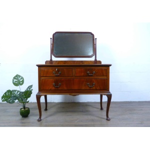 Early 20th Century Mahogany Dressing Table on Cabriolet Legs