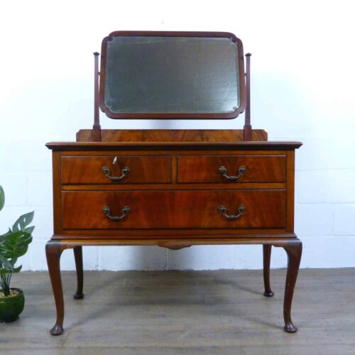 Early 20th Century Mahogany Dressing Table on Cabriolet Legs