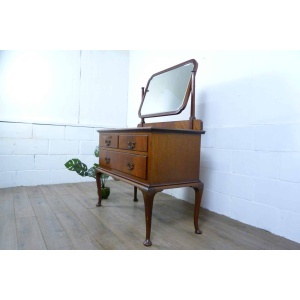 Early 20th Century Mahogany Dressing Table on Cabriolet Legs