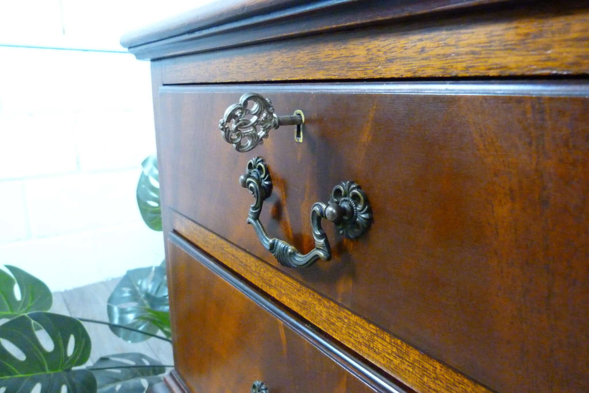 Early 20th Century Mahogany Dressing Table on Cabriolet Legs