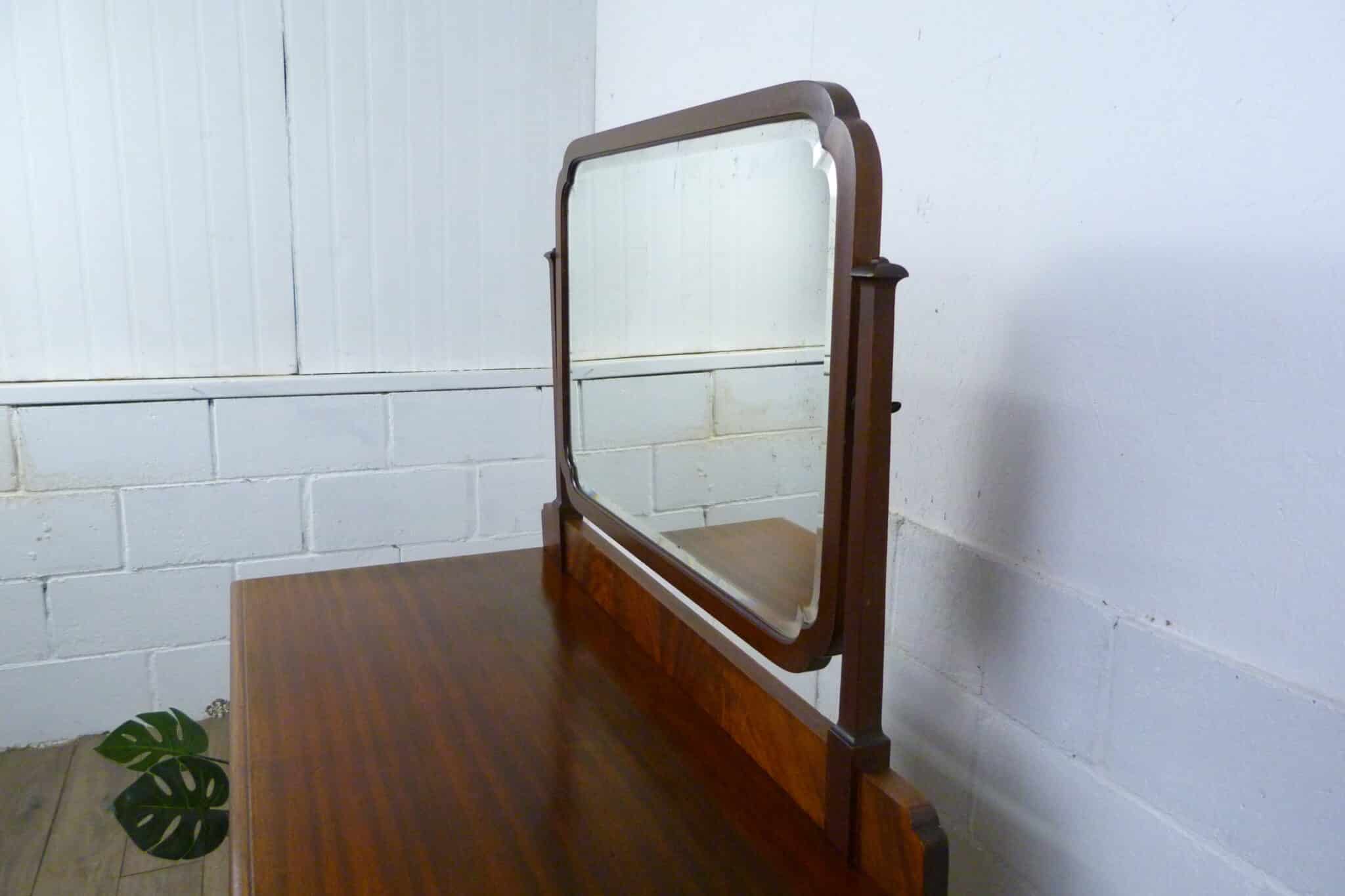 Early 20th Century Mahogany Dressing Table on Cabriolet Legs