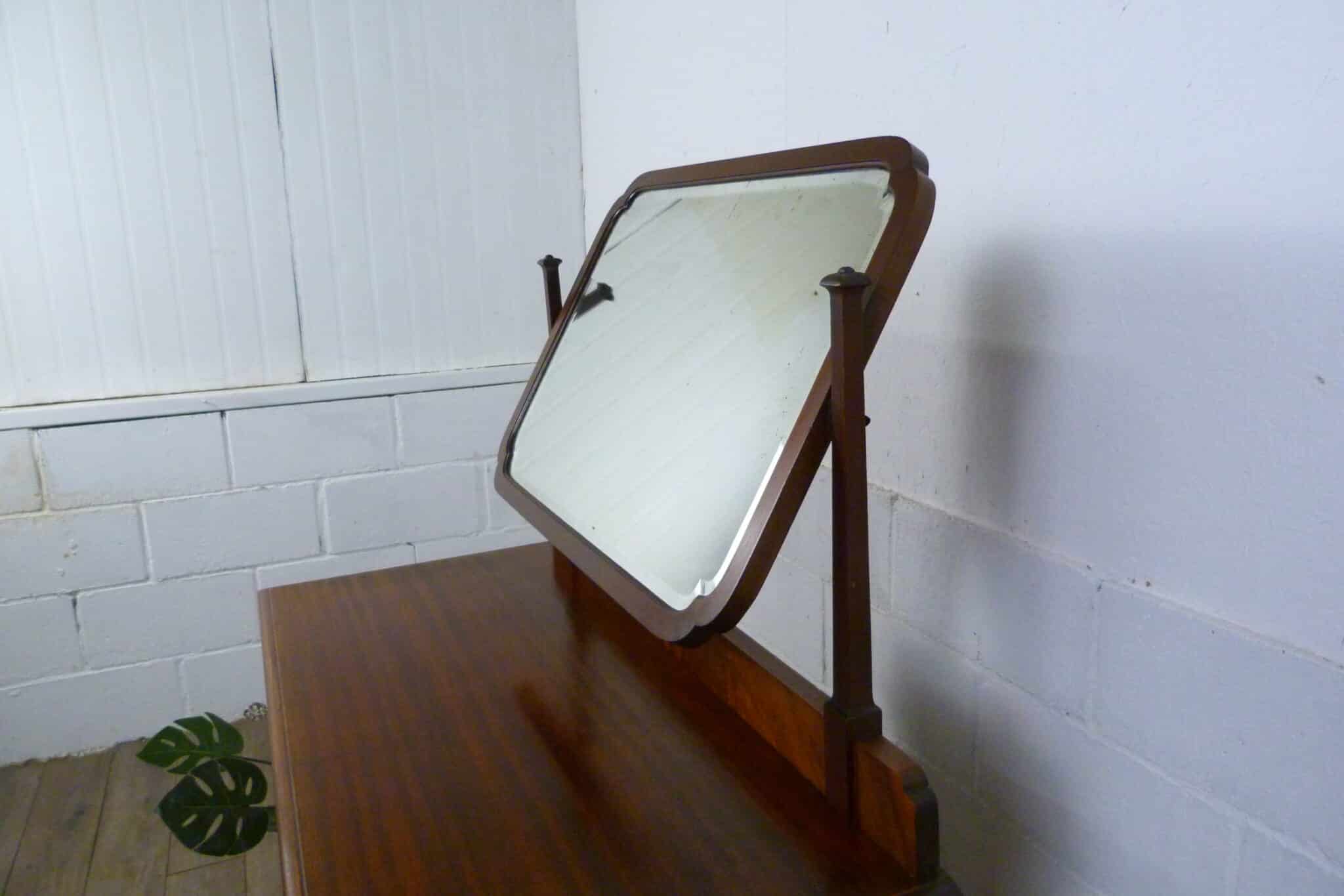 Early 20th Century Mahogany Dressing Table on Cabriolet Legs