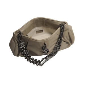 Chanel Grey Lambskin Pleated Hand Bag With Ruthenium-Finish Chain Link Straps