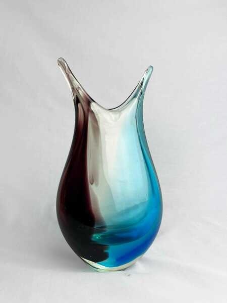 Stunning Vintage Sommerso Murano Art Glass Vase. Retro Red Blue Clear Ombre Vase, Handblown Italian Glass, Circa 1960's .