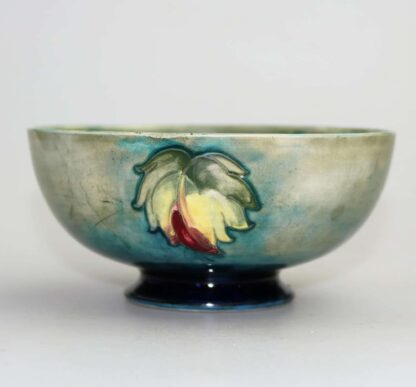 A good William Moorcroft antique British Art Pottery leaf & berry Bowl C.1928 - Image 3