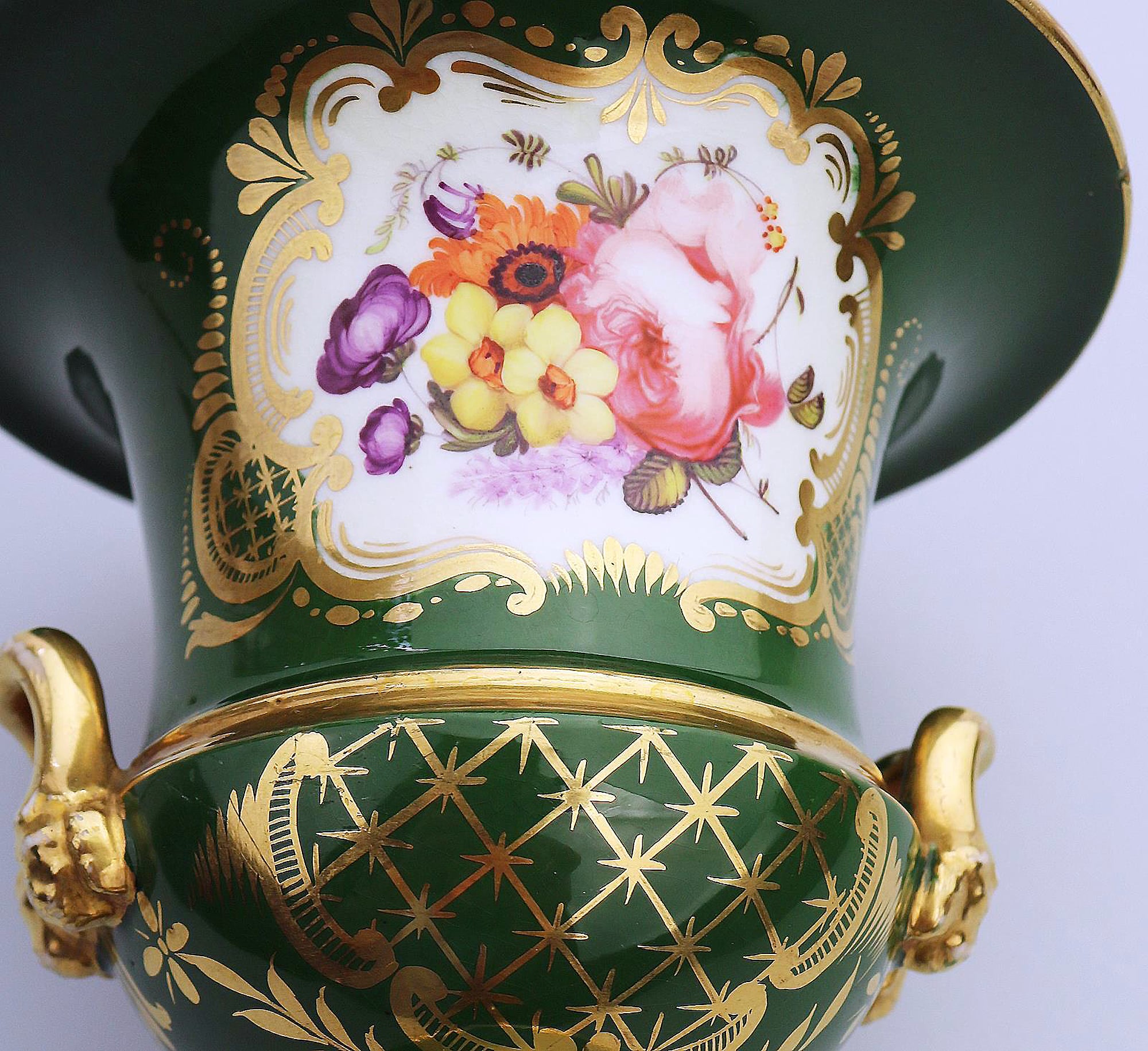 An antique English porcelain Campana Urn Vase finely hand-painted C.early 19thC