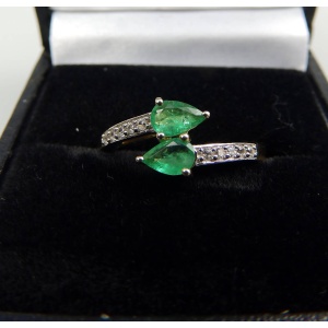 A Fine vintage 10ct gold, emerald & white topaz Crossover Ring Boxed 20thC