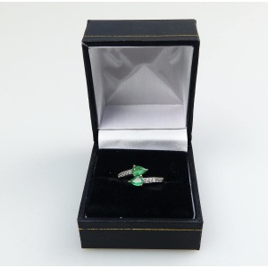 A Fine vintage 10ct gold, emerald & white topaz Crossover Ring Boxed 20thC