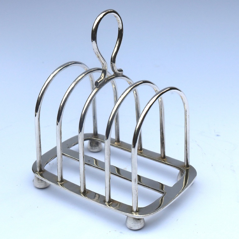 An antique silver plated Toast Rack by Goldsmiths & Silversmiths C.1900 - Image 2