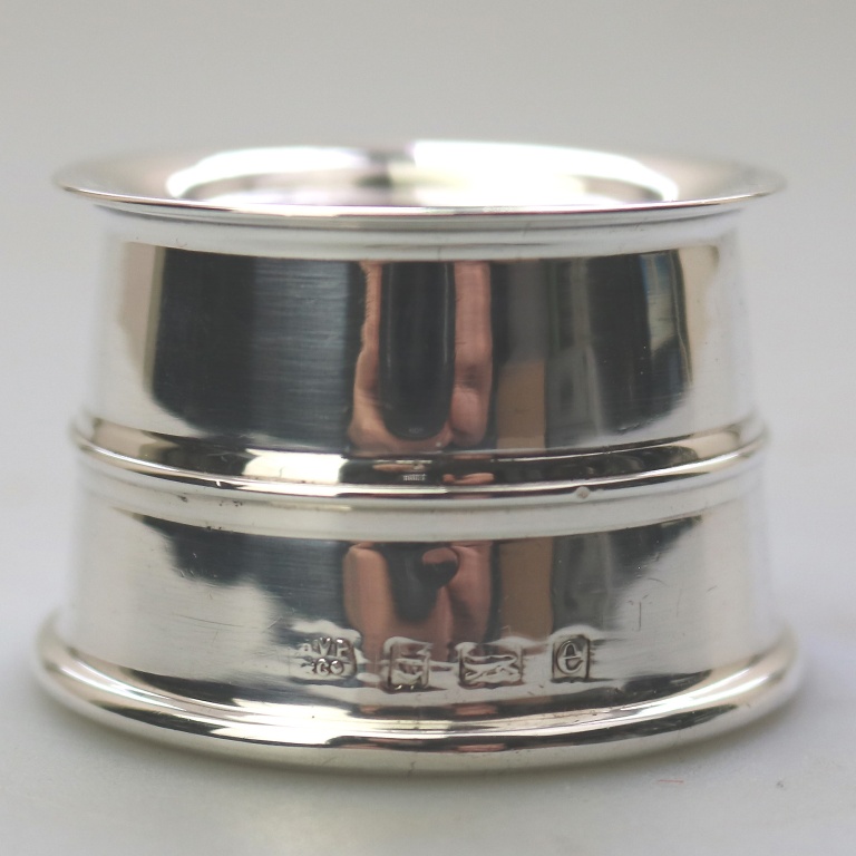 An attractive & good antique English solid silver & cranberry Inkwell C.1904 - Image 2