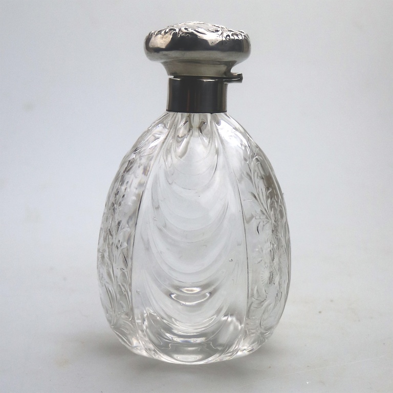 A very rare William Comyns antique English solid silver & rock crystal Scent Bottle C.1902 - Image 4