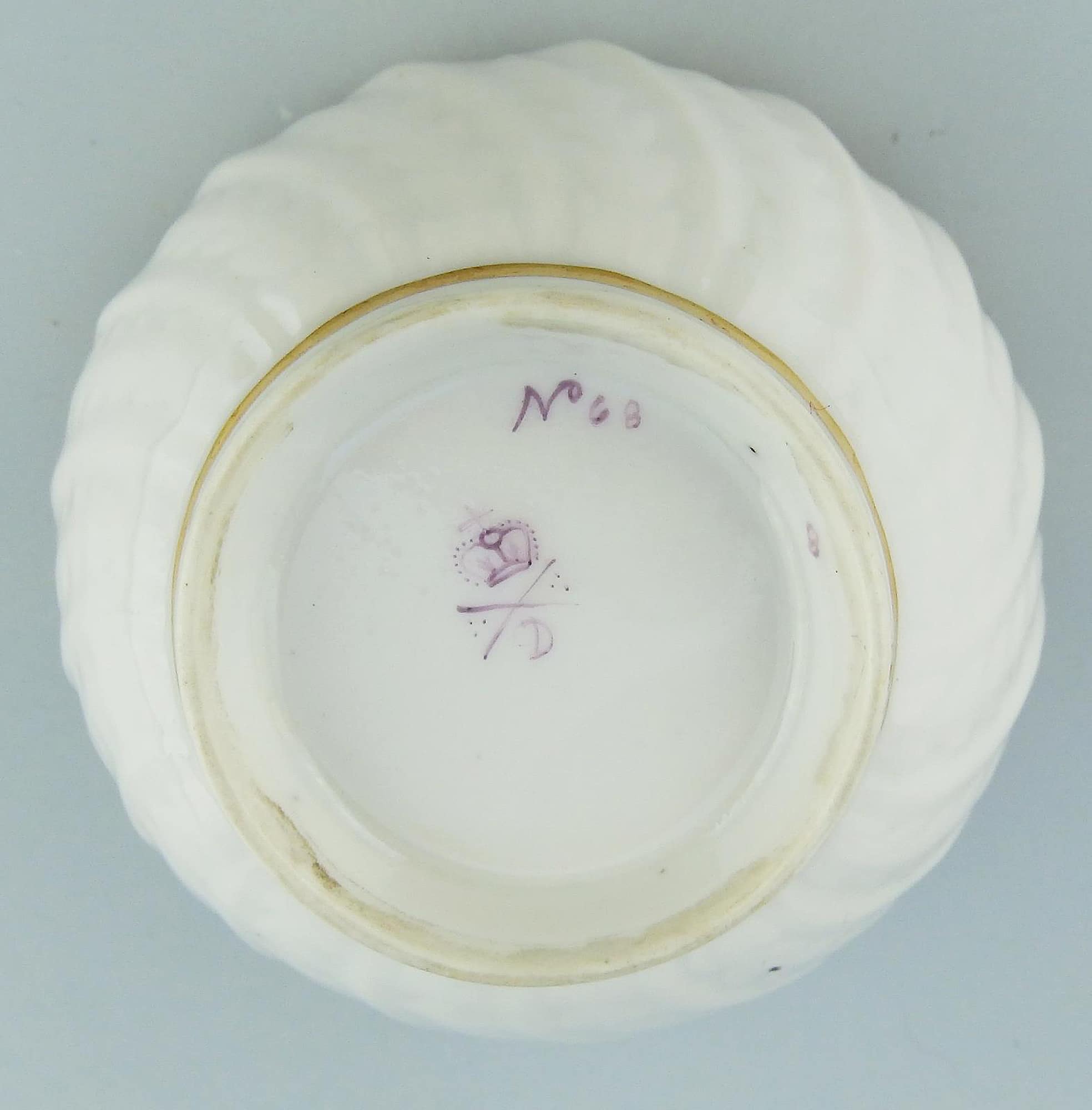An antique Georgian Royal Crown Derby moulded porcelain gilt Tea Bowl C.1784+