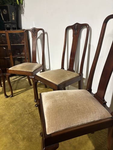 Set Of Four Mahogany Queen Anne Style Dining Chairs