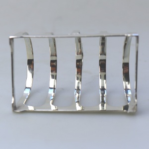 An antique English solid silver 4 division Toast Rack by Edward Viner 55g C.1939
