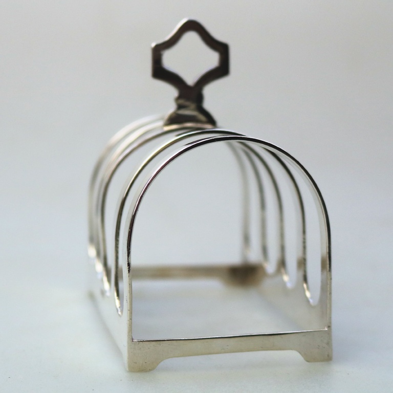 An antique English solid silver 4 division Toast Rack by Edward Viner 55g C.1939 - Image 3