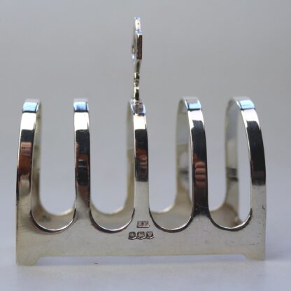 An antique English solid silver 4 division Toast Rack by Edward Viner 55g C.1939 - Image 4