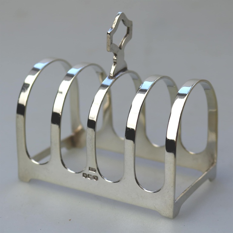 An antique English solid silver 4 division Toast Rack by Edward Viner 55g C.1939 - Image 6