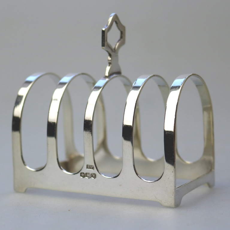 An antique English solid silver 4 division Toast Rack by Edward Viner 55g C.1939 - Image 7
