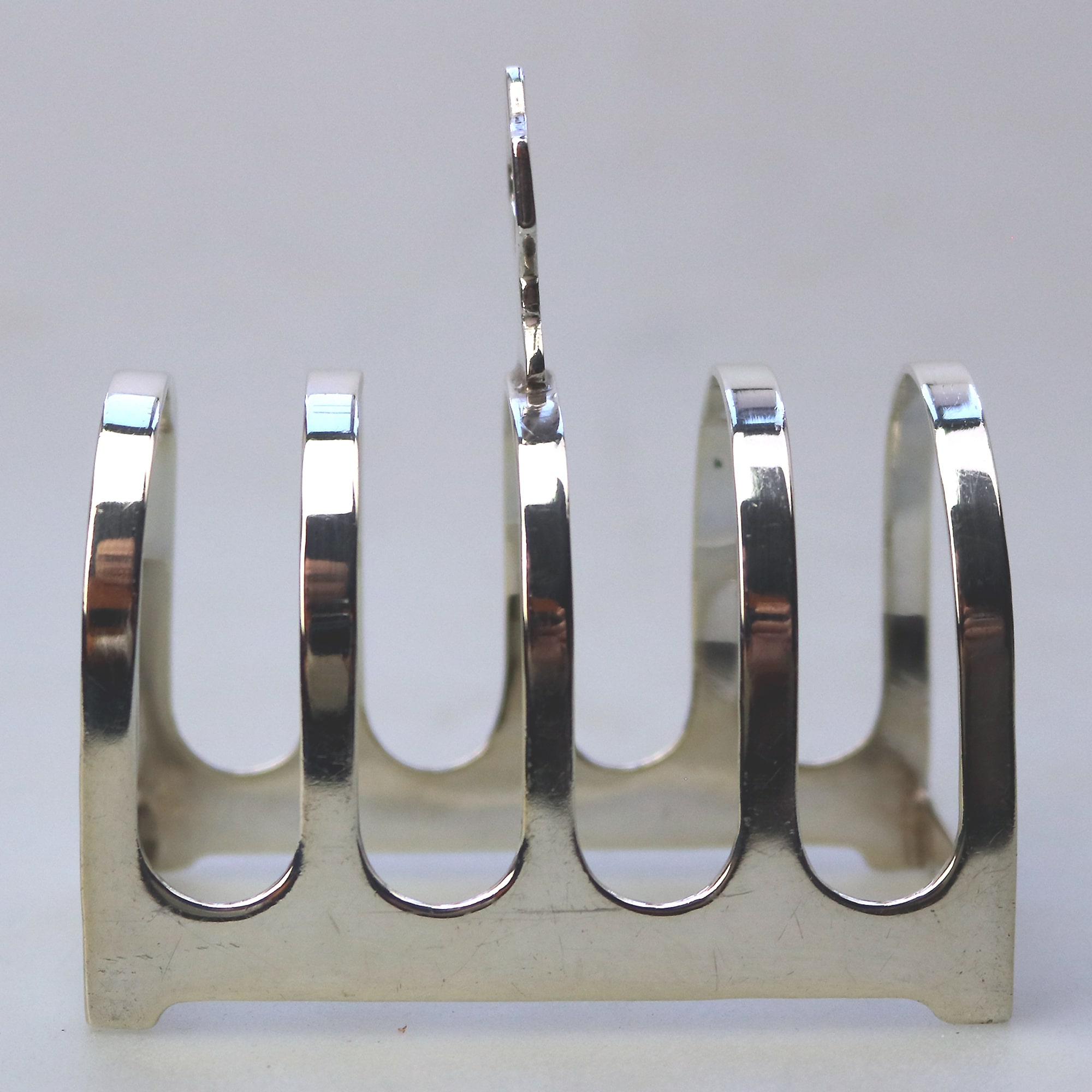An antique English solid silver 4 division Toast Rack by Edward Viner 55g C.1939