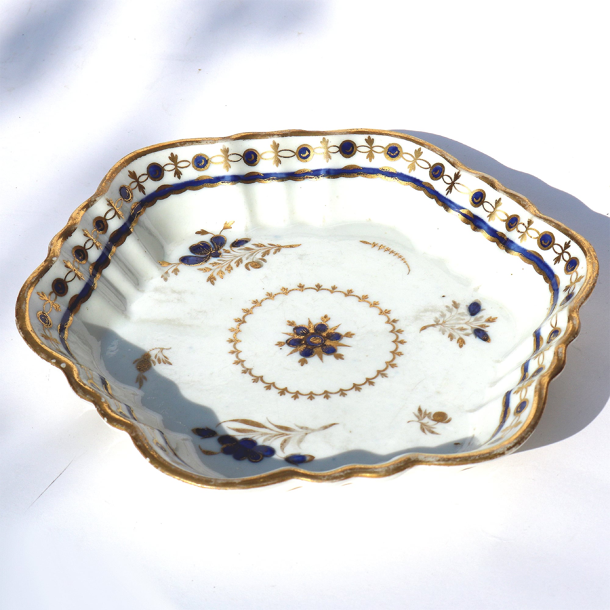 Antique English Georgian Chamberlain's Worcester porcelain Teapot Stand C.18thC