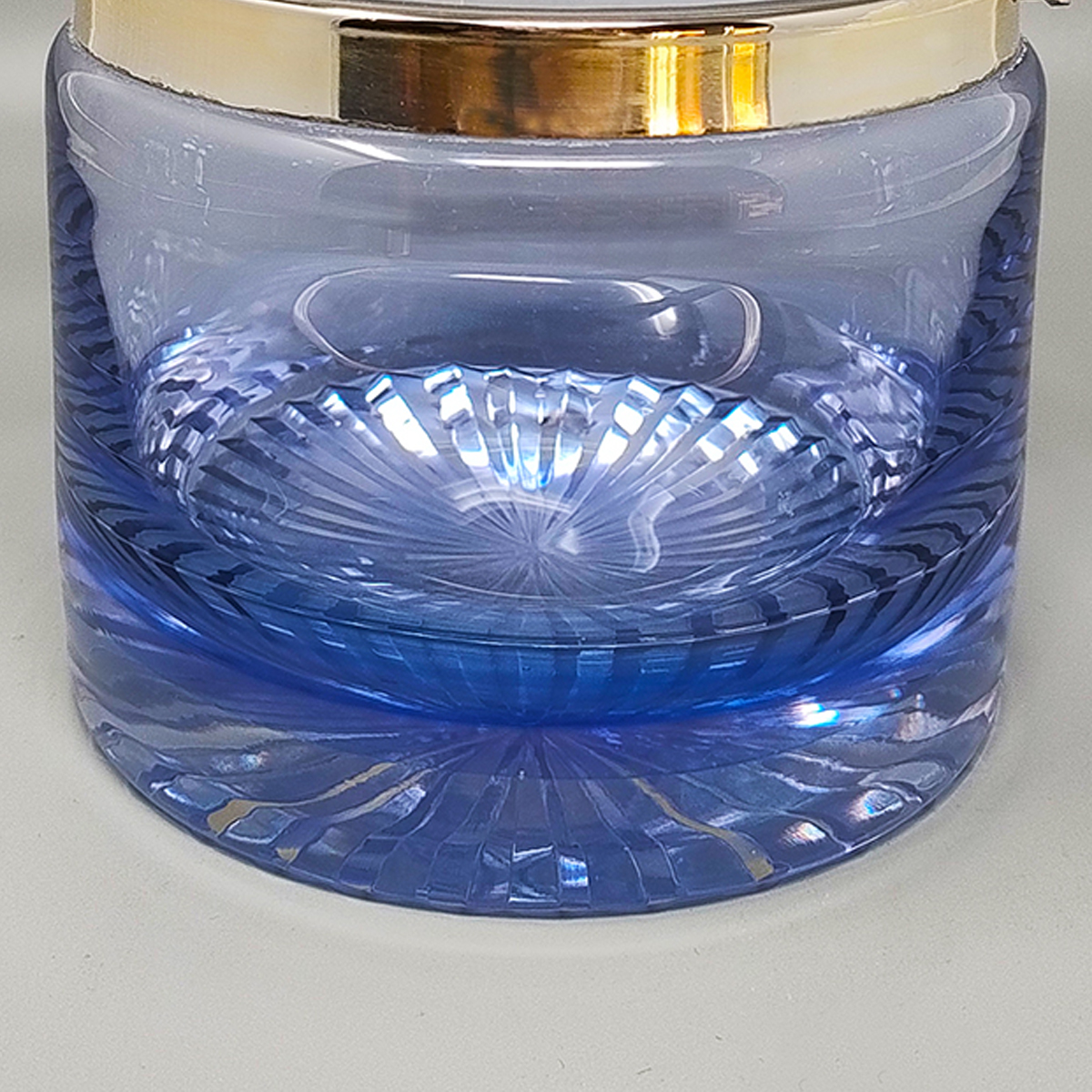 1970s Gorgeous Blue Ice Bucket in Crystal by L.A.C.S. Made in Italy.