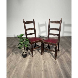 20th Century Pair Of Carved Bedroom Chairs / Hall Chairs In Oak