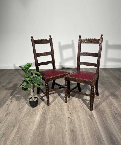 20th Century Pair Of Carved Bedroom Chairs / Hall Chairs In Oak