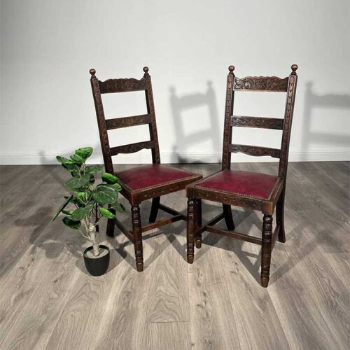 20th Century Pair Of Carved Bedroom Chairs / Hall Chairs In Oak