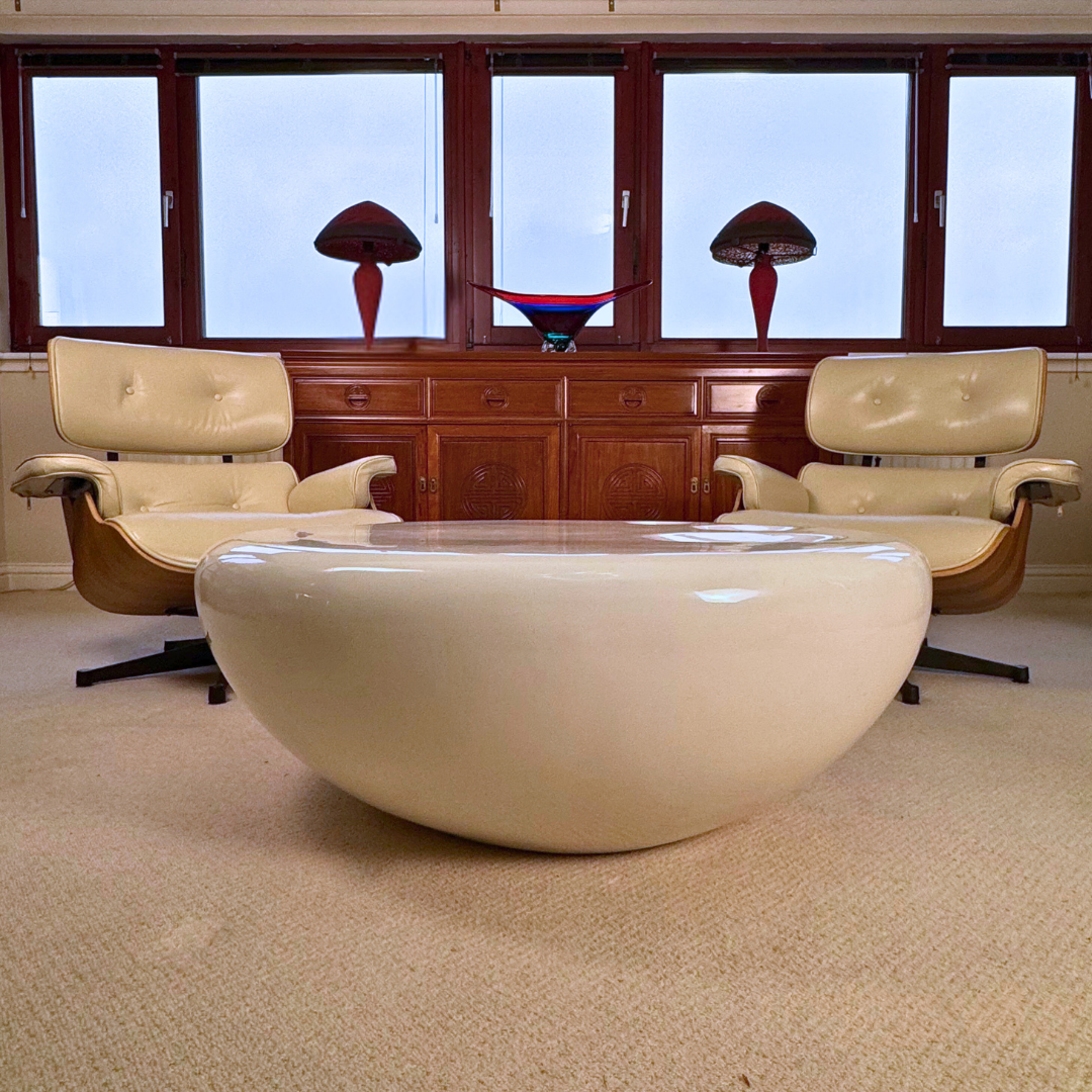 Space Age Coffee Table in the style of Eero Aarnio