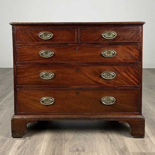 Antique 18th Century Chest Of Drawers In Mahogany