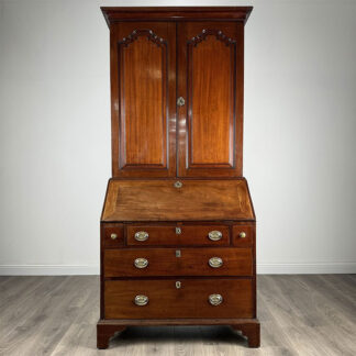 Antique 18th Century Fine Quality Bureau Bookcase In Mahogany