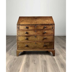 Antique 18th Century Good Quality Bureau In Oak