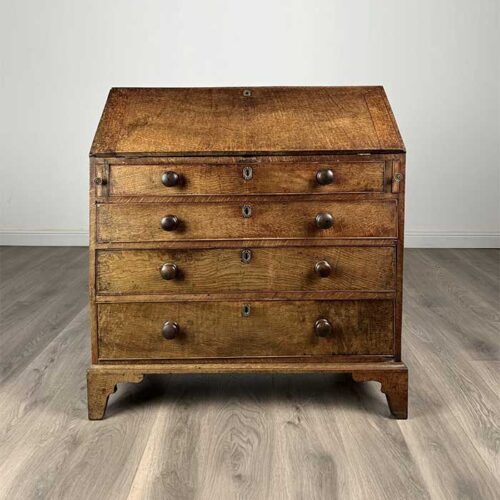 Antique 18th Century Good Quality Bureau In Oak