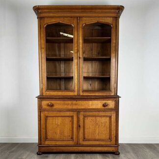 Antique 19th Century Golden Oak Bookcase On Cupboard Of Finest Quality